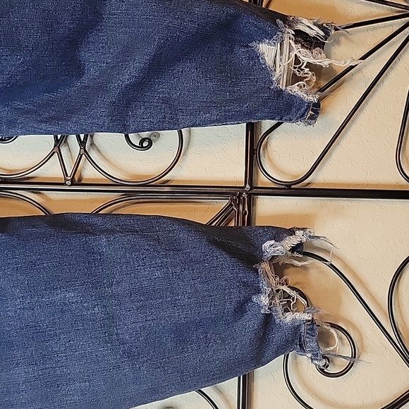 Torrid Girlfriend Distressed Jeans Size 24 - Picture 10 of 12